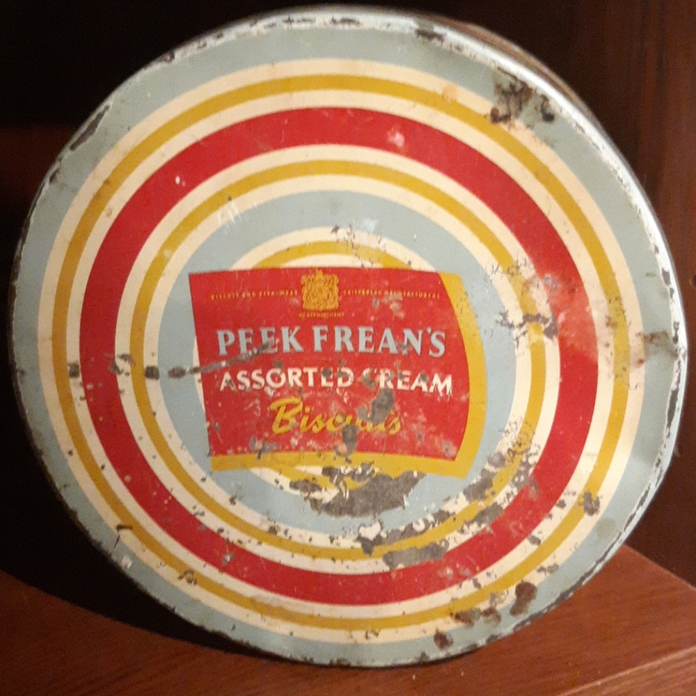 Cookie tin